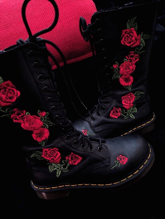 Dr. Martens Shoes - Dr. Martens Vonda mid-calf boots (14-eye)